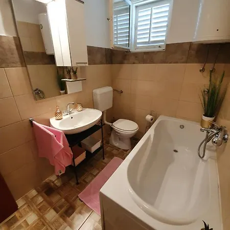 Apartman Ana Primosten